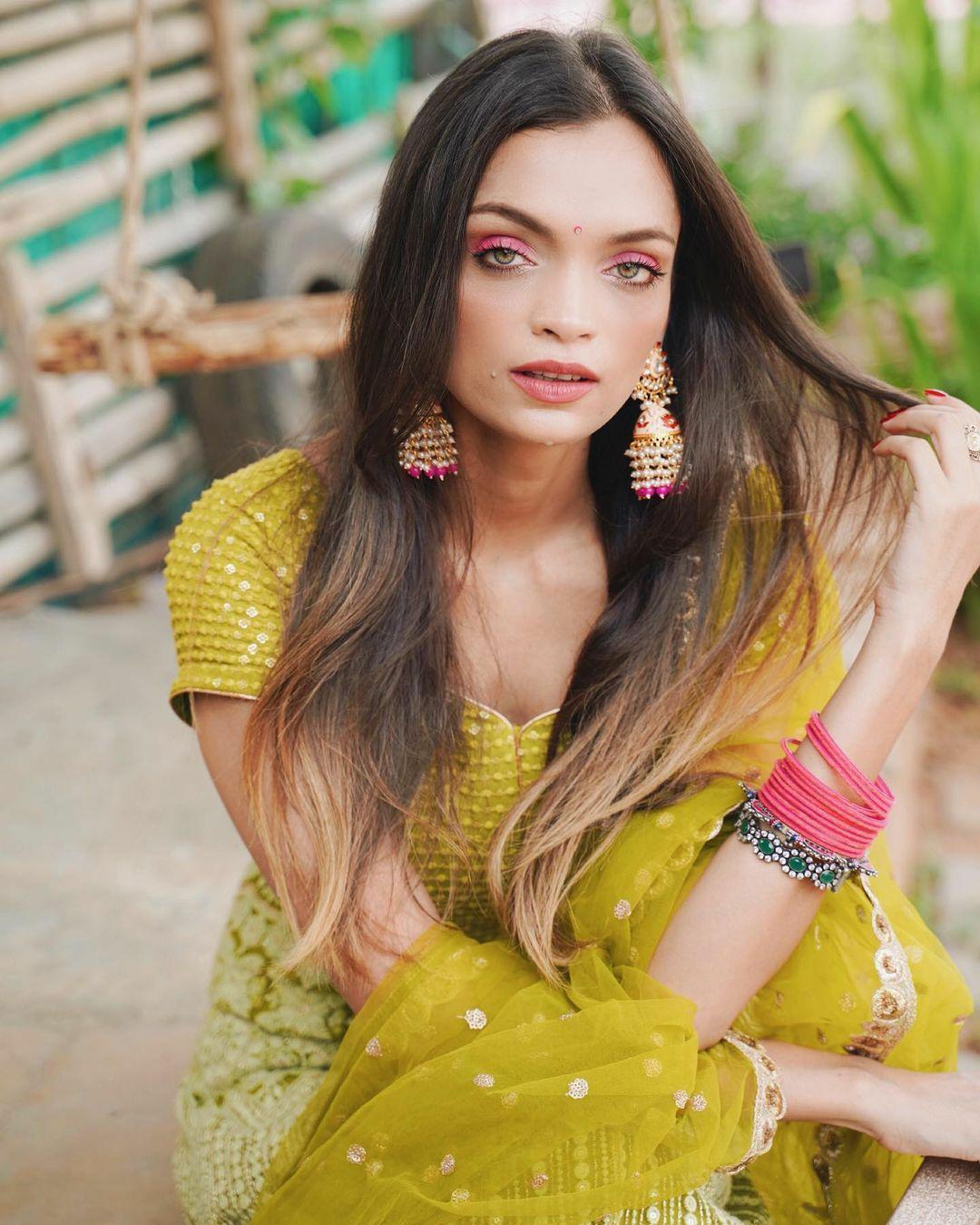 Niyati Fatnani Henna Green Kalidar Lehenga