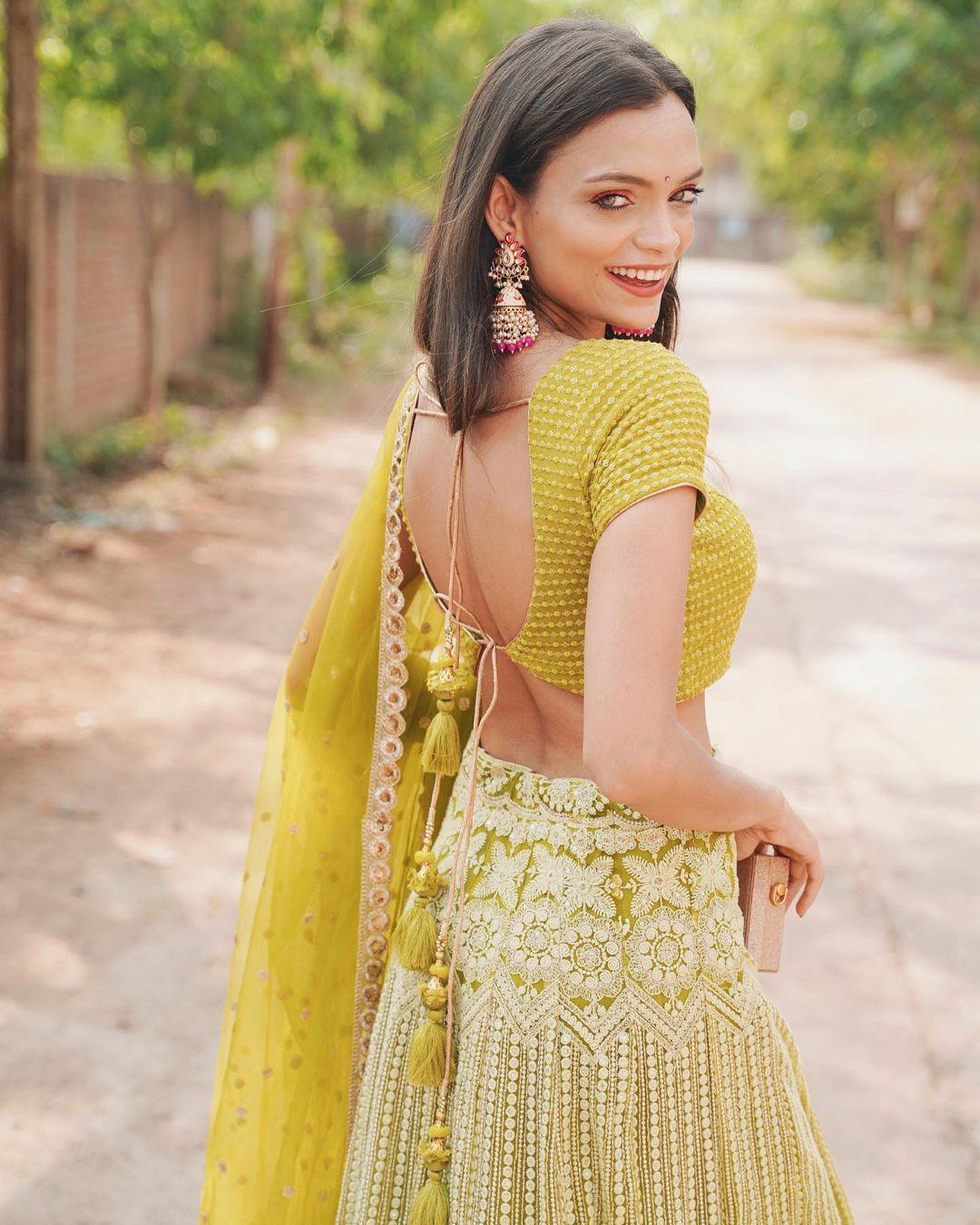Niyati Fatnani Henna Green Kalidar Lehenga